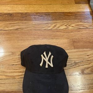 NEW ERA SUEDE YANKEE HAT